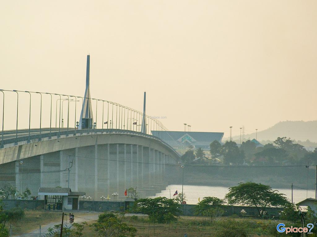 สะพานมิตรภาพไทยลาว