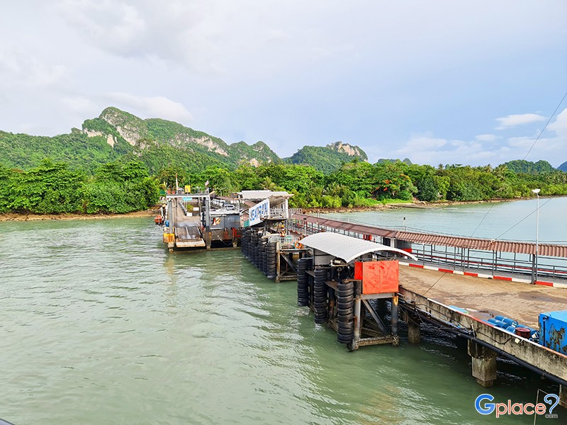 ท่าเรือซีทรานเฟอร์รี่ ดอนสัก