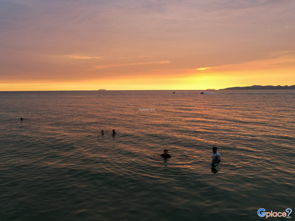 หาดพระตำหนัก