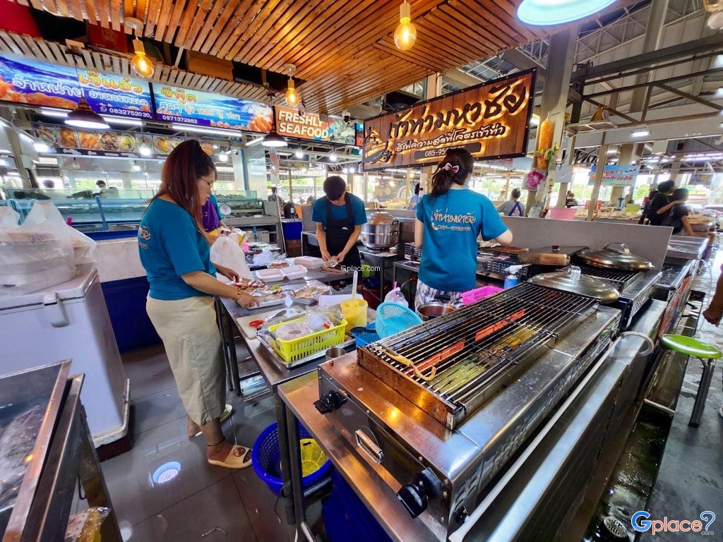 ตลาดสดธนบุรี ถนนบรมราชชนนี