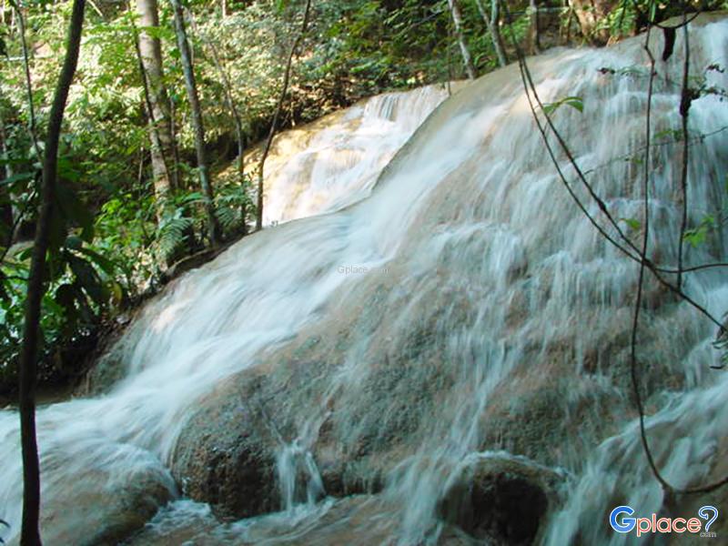 Sri Sangwan waterfall