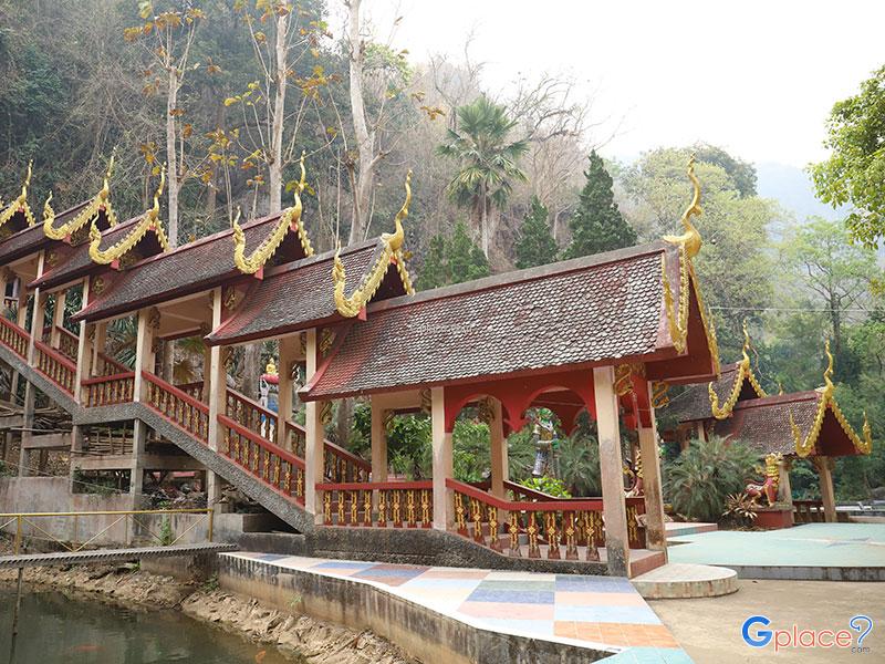 Wat Tab Tao Cave