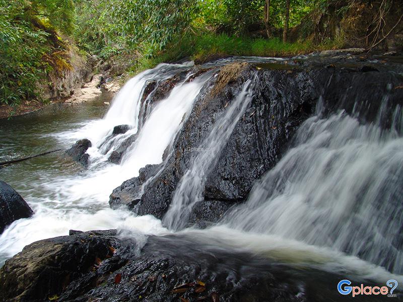 Pha Kluai Mai Waterfall